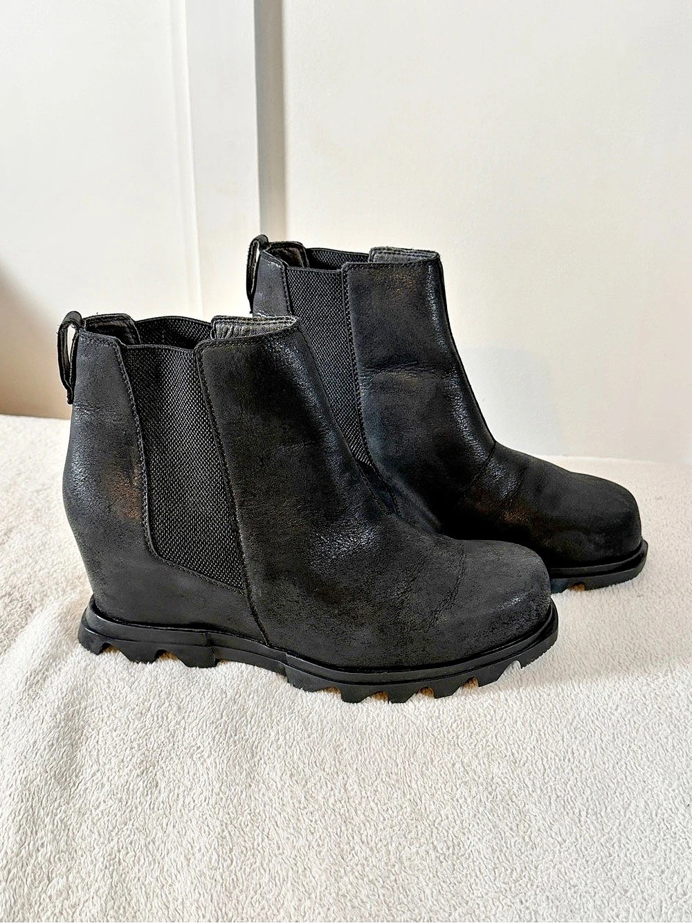 Sorel Joan of Arctic Wedge III Chelsea Boots Women's size 11 Black Waterproof
